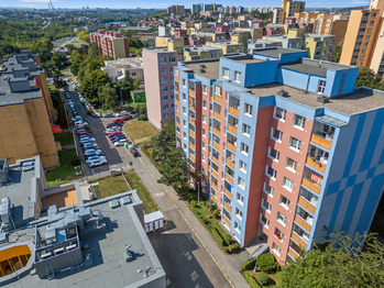 Dům - Prodej bytu 3+1 v osobním vlastnictví 78 m², Praha 9 - Černý Most