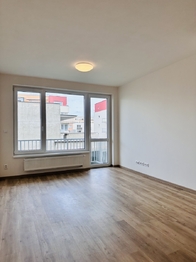 Obývací pokoj - Pronájem bytu 2+kk v osobním vlastnictví 45 m², Praha 9 - Černý Most