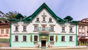 čelní pohled na hotel - Prodej domu 832 m², Hřensko