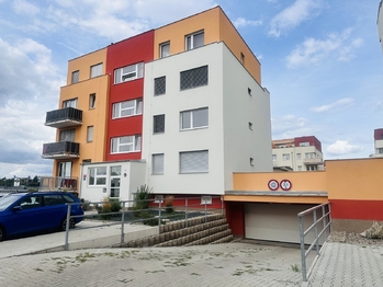 Obytný dům - Pronájem bytu 3+kk v osobním vlastnictví 68 m², Praha 9 - Černý Most 