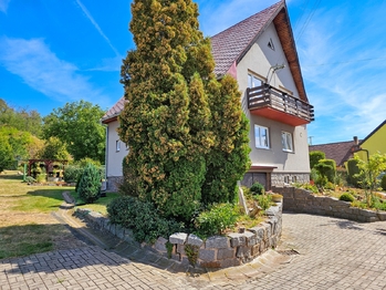 Prodej domu 260 m², Očihov
