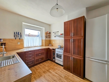 Prodej domu 260 m², Očihov