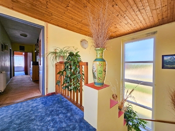 Prodej domu 260 m², Očihov