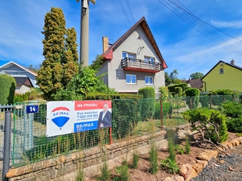 Prodej domu 260 m², Očihov