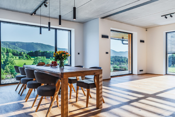 JÍDELNÍ STŮL - OBÝVACÍ POKOJ - Prodej domu 248 m², Lázně Libverda 