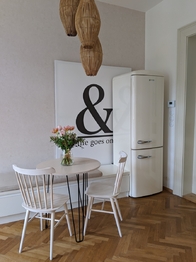 Jídelní kout - Pronájem bytu 2+kk v osobním vlastnictví 53 m², Praha 7 - Bubeneč