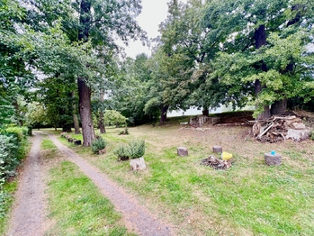 Prodej pozemku 1229 m², Brňany