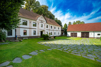 Prodej bytu 6 a více v osobním vlastnictví 503 m², Dubá