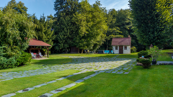 Prodej bytu 6 a více v osobním vlastnictví 503 m², Dubá