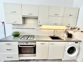 Prodej bytu 2+1 v osobním vlastnictví 74 m², Praha 7 - Holešovice
