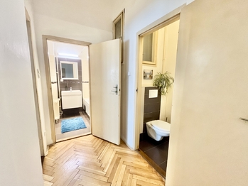 Prodej bytu 2+1 v osobním vlastnictví 74 m², Praha 7 - Holešovice