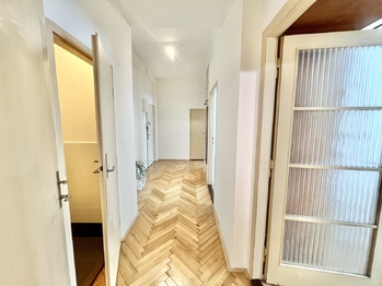 Prodej bytu 2+1 v osobním vlastnictví 74 m², Praha 7 - Holešovice