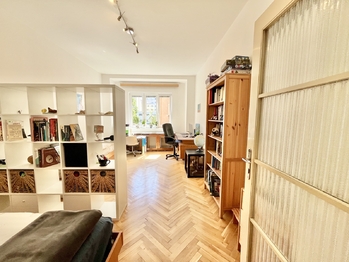 Prodej bytu 2+1 v osobním vlastnictví 74 m², Praha 7 - Holešovice