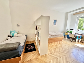 Prodej bytu 2+1 v osobním vlastnictví 74 m², Praha 7 - Holešovice
