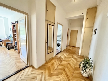 Prodej bytu 2+1 v osobním vlastnictví 74 m², Praha 7 - Holešovice
