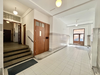 Prodej bytu 2+1 v osobním vlastnictví 74 m², Praha 7 - Holešovice