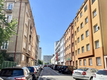 Prodej bytu 2+1 v osobním vlastnictví 74 m², Praha 7 - Holešovice