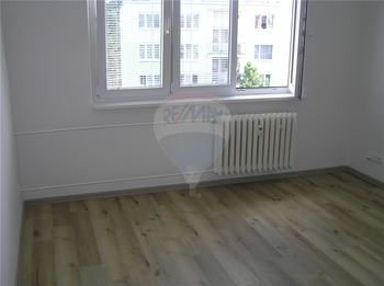 obývací pokoj - Pronájem bytu 1+1 v osobním vlastnictví 40 m², Praha 10 - Hostivař