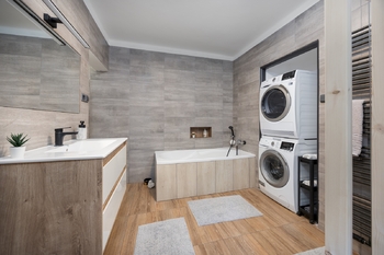 Koupelna + WC - Dům 2 - Prodej domu 276 m², Volary