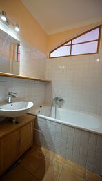 koupelna - Pronájem bytu 3+kk v osobním vlastnictví 65 m², Praha 10 - Strašnice