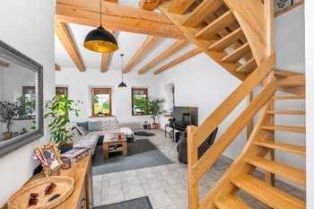 Prodej domu 226 m², Mičovice