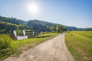 Prodej pozemku 6879 m², Nadryby