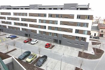 pohled z okna - Pronájem bytu 1+kk v osobním vlastnictví 31 m², Kolín