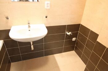 koupelna - Pronájem bytu 1+kk v osobním vlastnictví 31 m², Kolín
