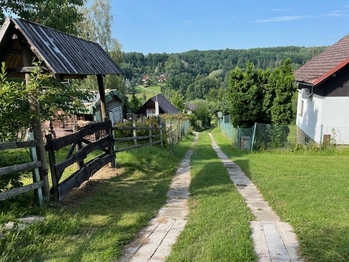 Prodej pozemku 10089 m², Kněžmost