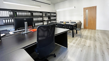 Prodej obchodních prostor 495 m², Znojmo