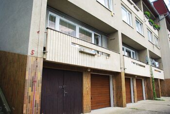 Garáž v ceně nájmu - Pronájem bytu 3+1 v osobním vlastnictví 98 m², Praha 5 - Smíchov