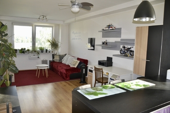 Obývák - Prodej bytu 2+kk v osobním vlastnictví 48 m², Mnichovo Hradiště