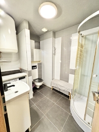 Koupelna - Prodej bytu 2+kk v osobním vlastnictví 48 m², Mnichovo Hradiště