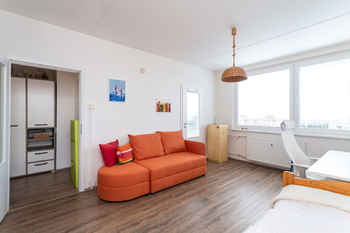 Prodej bytu 1+kk v osobním vlastnictví 29 m², Praha 8 - Troja