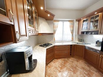 Prodej domu 230 m², Mukařov