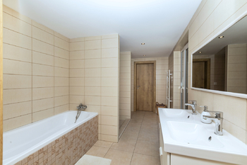 Koupelna - Prodej domu 147 m², Roudnice nad Labem