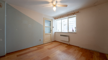 Pokoj 2.přízemí - Prodej domu 209 m², Rašovice