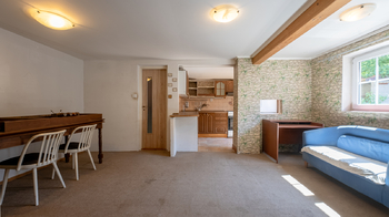 Obývací pokoj s jídelnou - Prodej domu 209 m², Rašovice