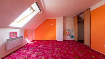 Pokoj 2.podkroví - Prodej domu 209 m², Rašovice