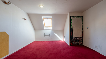 Pokoj 3.podkroví - Prodej domu 209 m², Rašovice