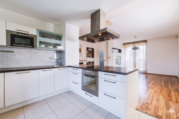 Prodej domu 202 m², Praha 9 - Vinoř