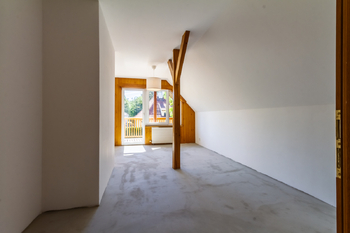 dětský pokoj č. 2 s balkonem - Prodej domu 355 m², Brandýs nad Labem-Stará Boleslav