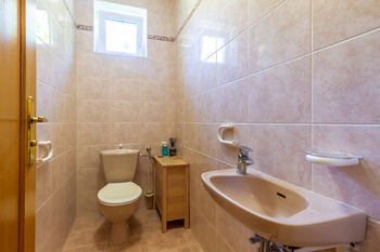 dolní WC - Prodej domu 355 m², Brandýs nad Labem-Stará Boleslav