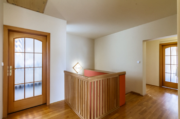 chodba 1. patro - Prodej domu 355 m², Brandýs nad Labem-Stará Boleslav