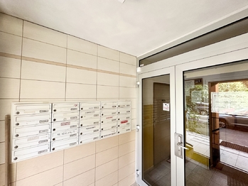 Prodej bytu 4+1 v osobním vlastnictví 76 m², Praha 10 - Záběhlice