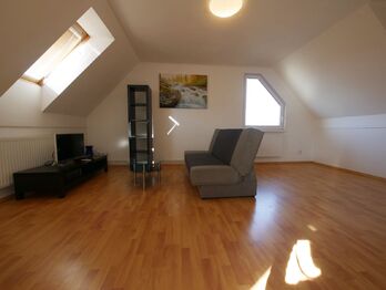 Pronájem bytu 1+1 v osobním vlastnictví 52 m², Nupaky