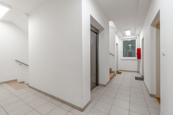 Prodej bytu 1+kk v osobním vlastnictví 29 m², Praha 4 - Michle