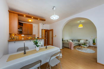 Prodej bytu 2kk 64 m2 se zahrádkou 127m2 Nehvizdyrádkou 127m2 Nehvizd - Prodej bytu 2+kk v osobním vlastnictví 191 m², Nehvizdy