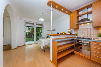 Prodej bytu 2kk 64 m2 se zahrádkou 127m2 Nehvizdy - Prodej bytu 2+kk v osobním vlastnictví 191 m², Nehvizdy