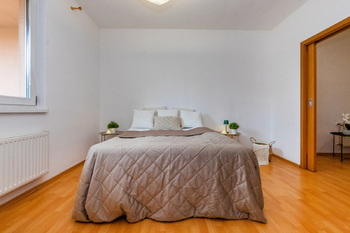 Prodej bytu 2kk 64 m2 se zahrádkou 127m2 Nehvizdy - Prodej bytu 2+kk v osobním vlastnictví 191 m², Nehvizdy
